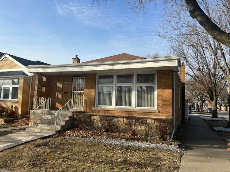 8800 South Ridgeland Avenue Chicago, IL 60617, Cook County