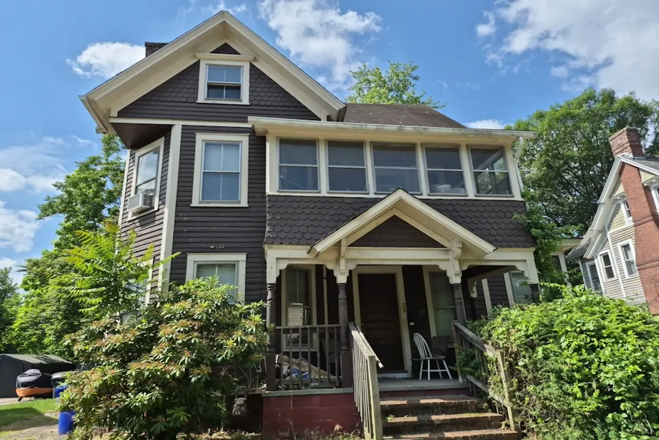 28 Wellesley St Springfield, MA 01109, Hampden County