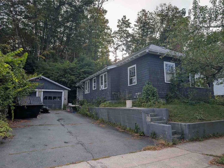 33 Green St Bellows Falls, VT 05101, Windham County