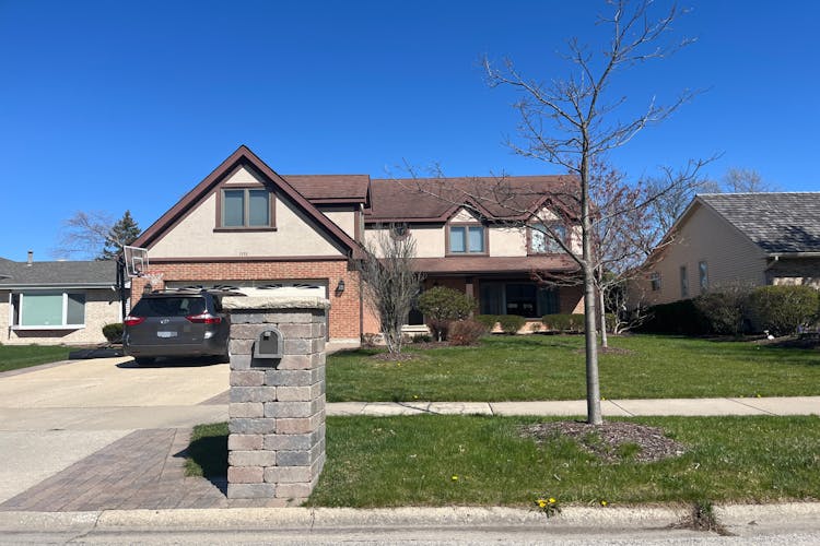 1333 N. Tallyho Dr. Addison, IL 60101, Dupage County