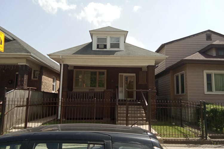 1321 W 71st St Chicago, IL 60636, Cook County