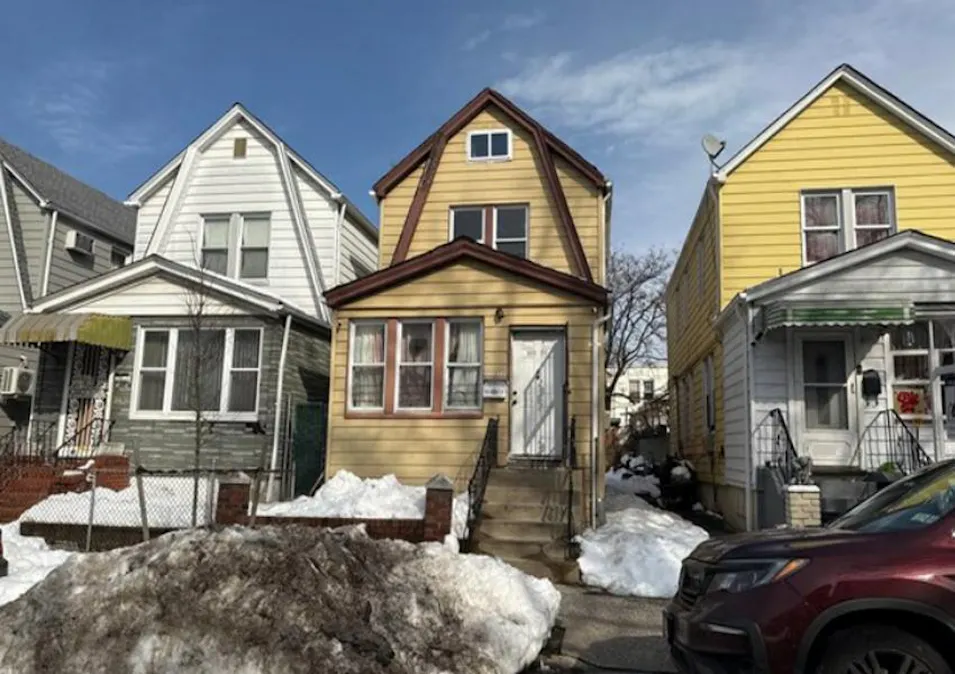 10453 128th St South Richmond Hill, NY 11419, Queens County