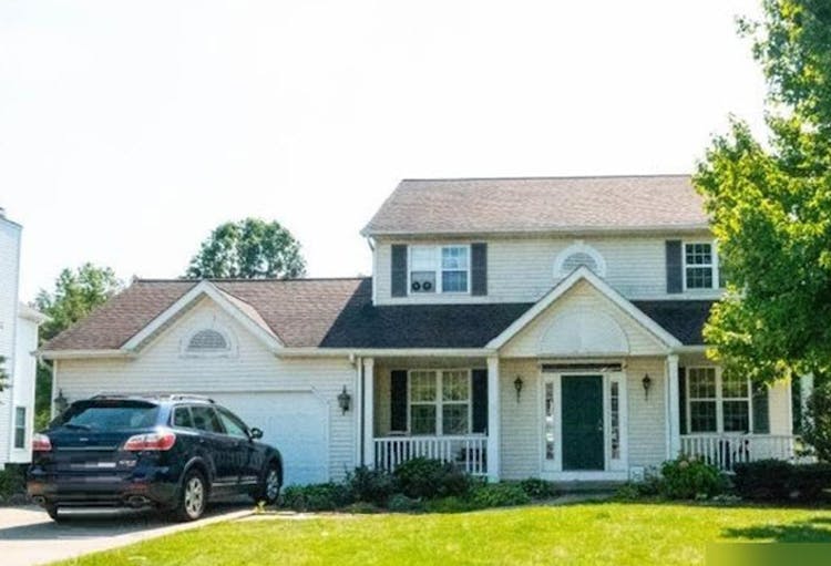 27041 Glenside Ln, Olmsted Twp, OH, 44138, USA