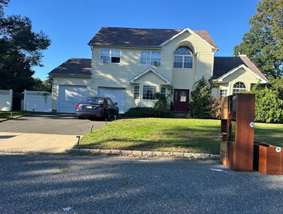 3 Waverly Pl Coram, NY 11727, Suffolk County
