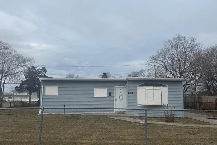 20 Somerset Rd N Amityville, NY 11701, Suffolk County