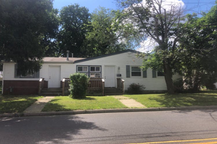 197 County Rd Cliffwood, NJ, 07721, USA