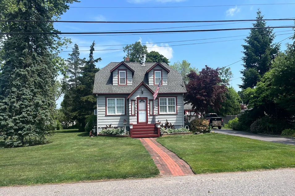 29 Nassau St Islip Terrace, NY 11752, Suffolk County