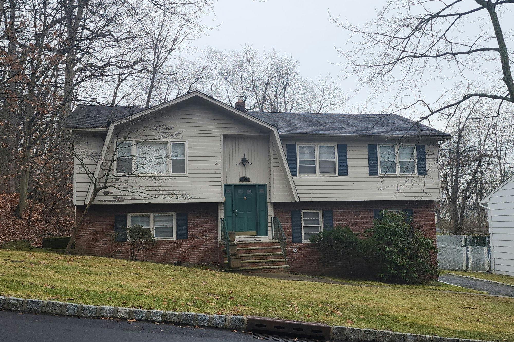 Arverne Rd, West Orange, NJ 07052