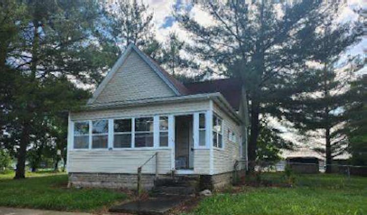 422 N 7th Street Mitchell, IN 47446, Lawrence County