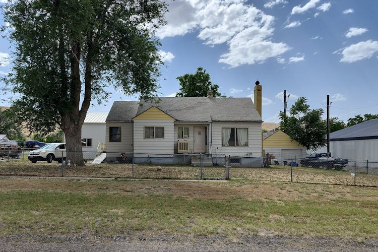 475 E 3rd St Huntington, OR 97907, Baker County