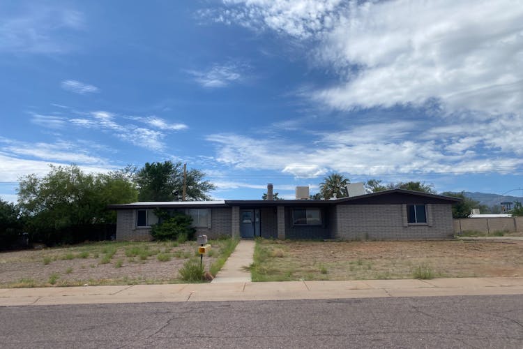 1920 Lara Drive Sierra Vista, AZ 85635, Cochise County