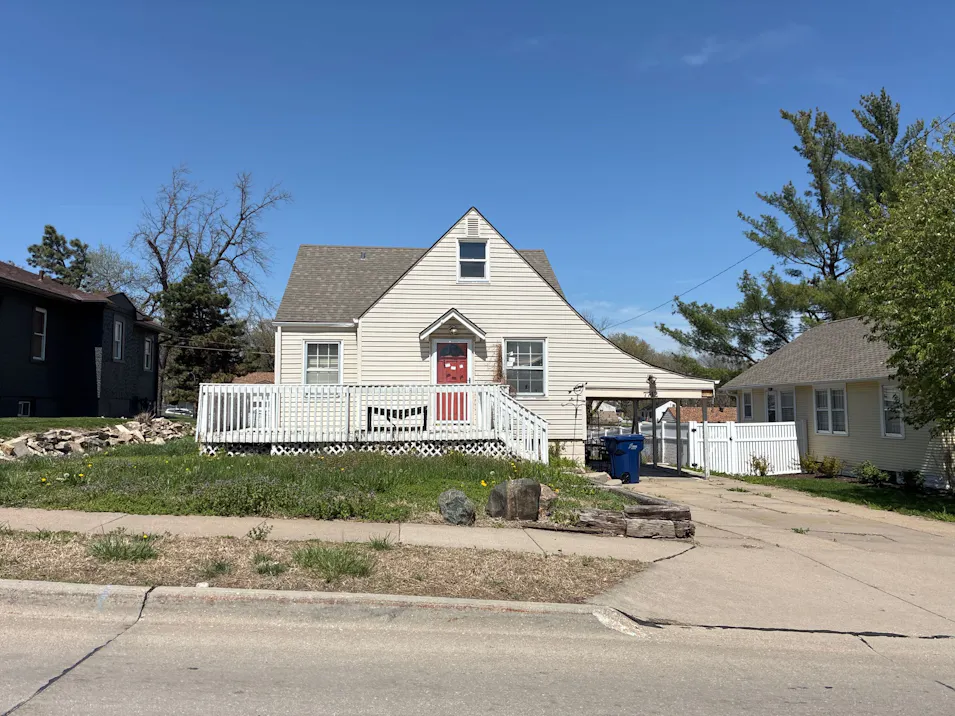 7742 State St Ralston, NE 68127, Douglas County