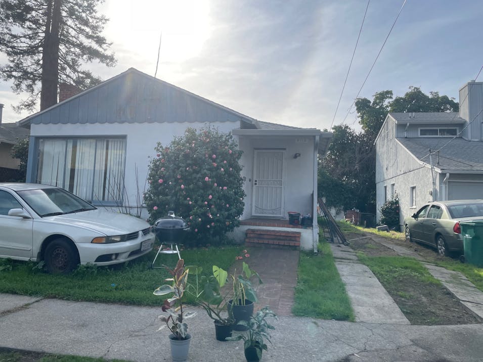 8115 Dowling St Oakland, CA 94605, Alameda County