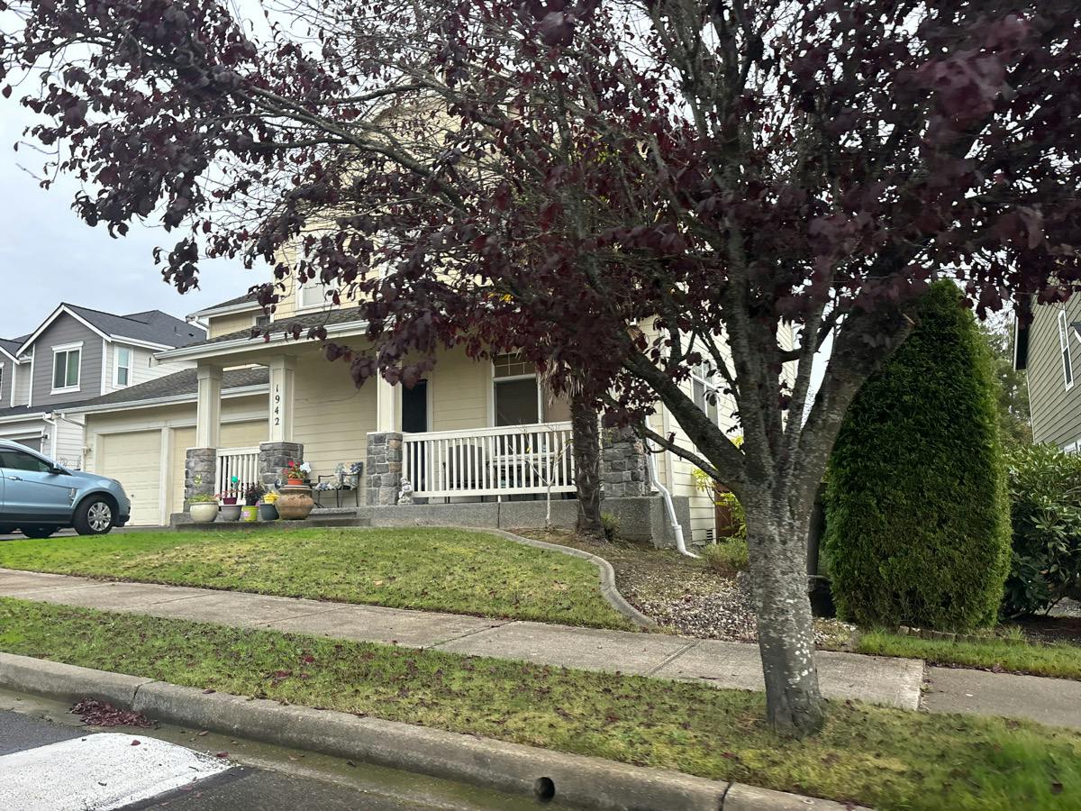 Lighthouse Ln, Tacoma, WA 98422