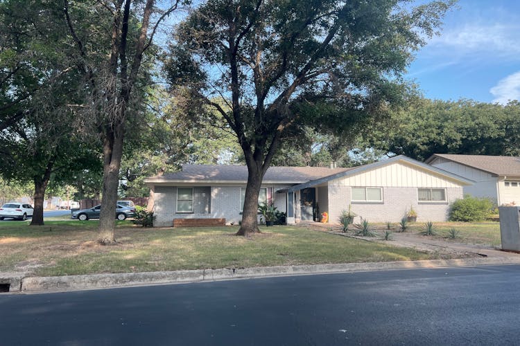 401 Moore Creek Rd Hurst, TX 76053, Tarrant County