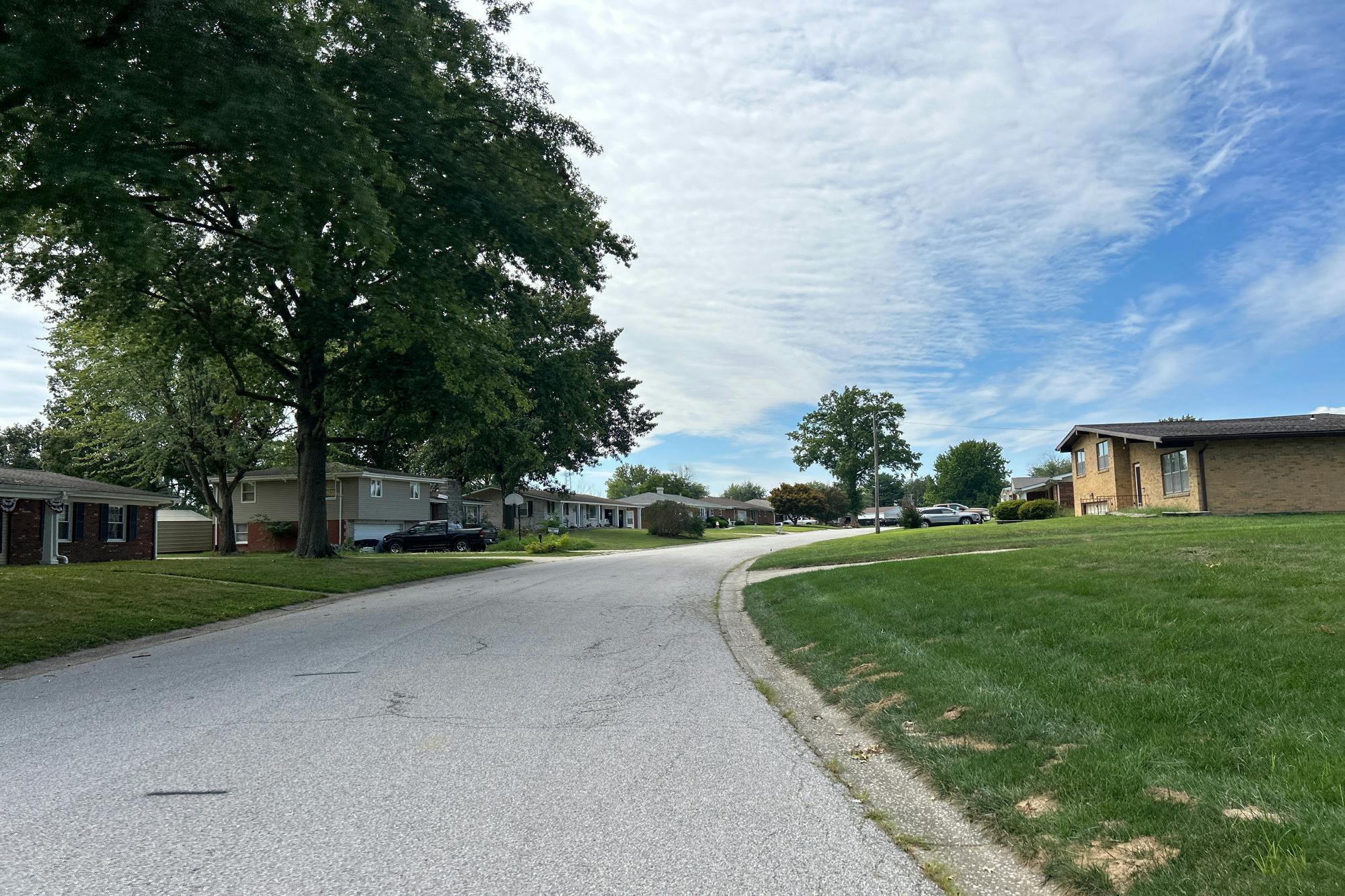 Venus Dr, Godfrey, IL 62035