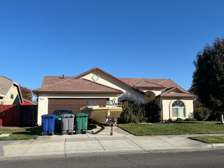 222 Sunburst St, Los Banos, CA, 93635, USA