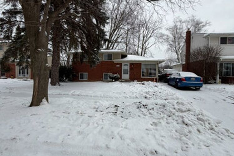 9807 Katherine St Taylor, MI 48180, Wayne County