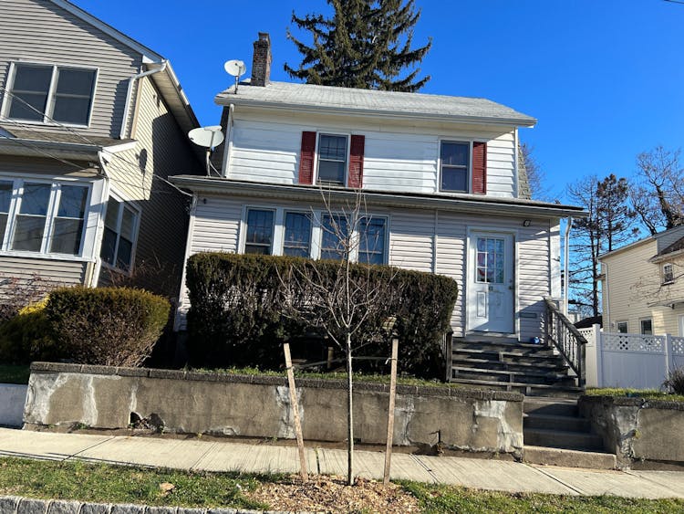 47 Elm St, West Orange, NJ, 07052, USA