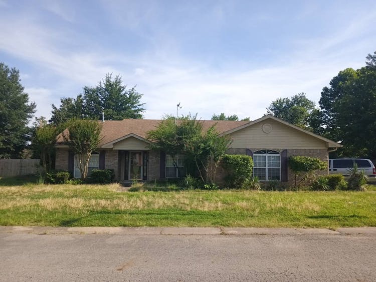 300 Davis Lane Roland, OK 74954, Sequoyah County