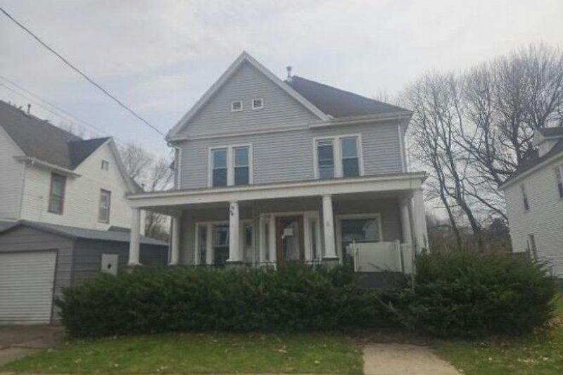 Palmer St, Jamestown, NY 14701