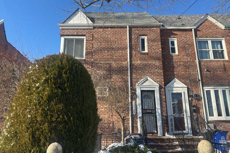 115-28 203rd St Saint Albans, NY 11412, Queens County