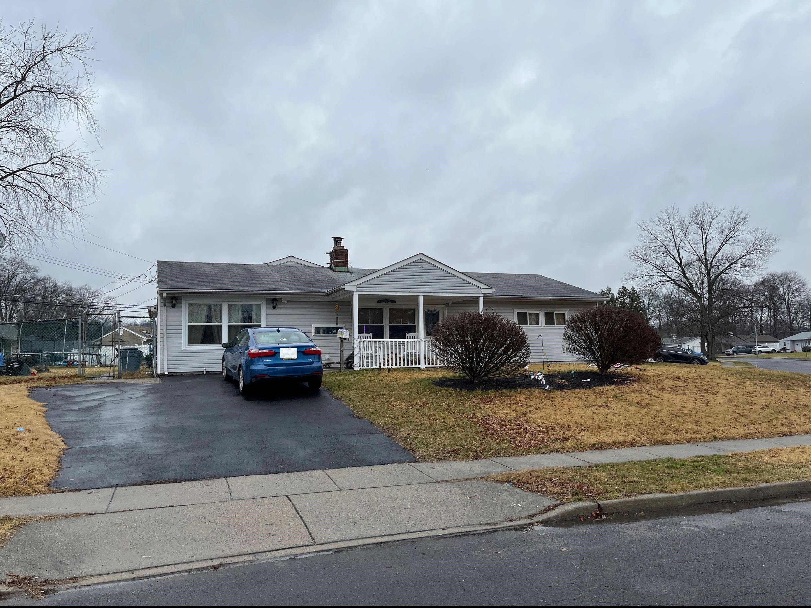 Twisting Ln, Levittown, PA 19054