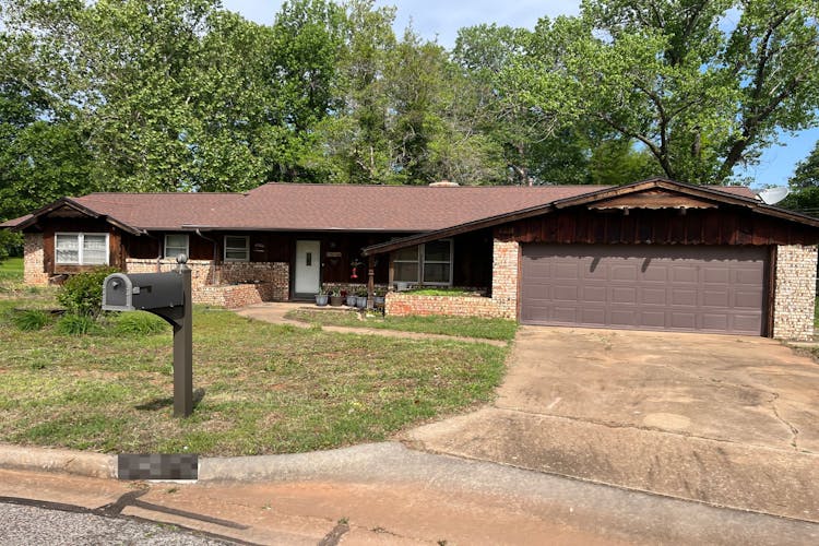 2301 Rockwood Ln, Norman, OK, 73071, USA