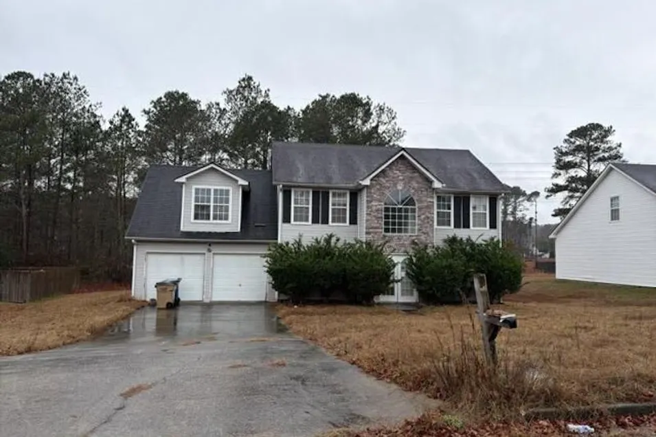 911 Tara Bend Hampton, GA 30228, Clayton County