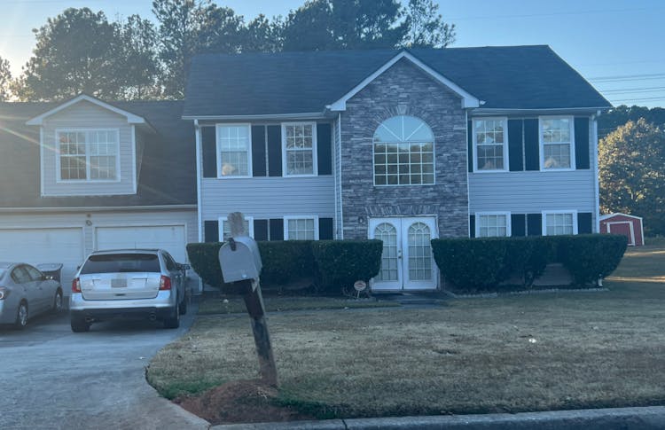 911 Tara Bend Hampton, GA 30228, Clayton County