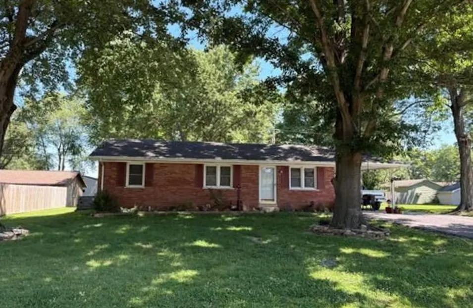 308 Green Valley Dr Chandler, IN 47610-9741, Warrick County