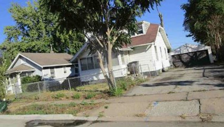 6101 Tonka Ave Des Moines, IA 50312, Polk County