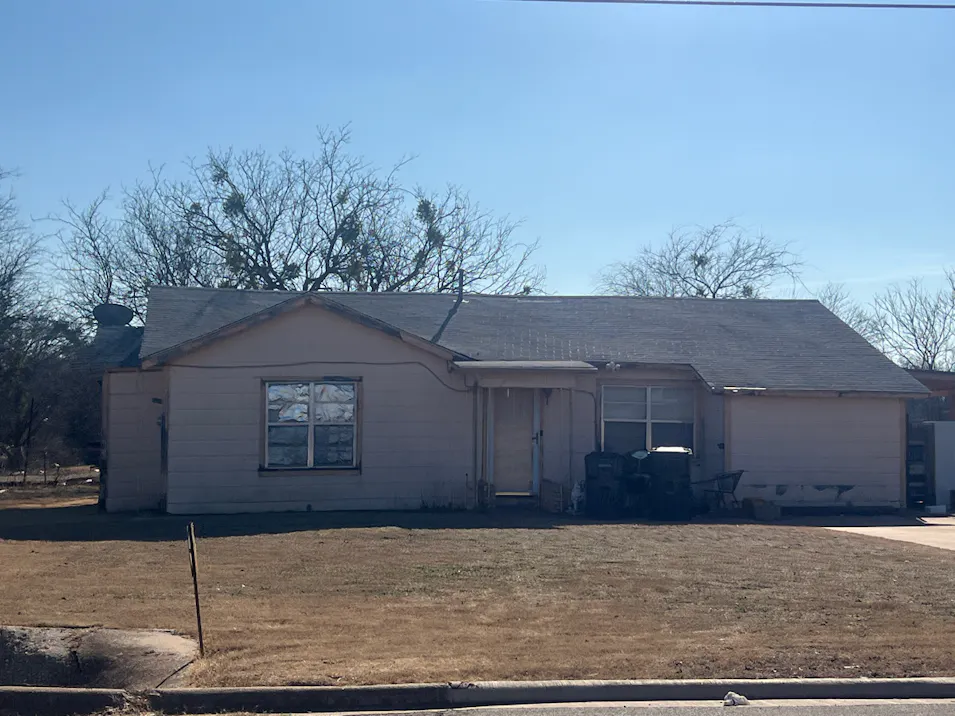 1511 Harding Falls, TX 76301, Wichita County