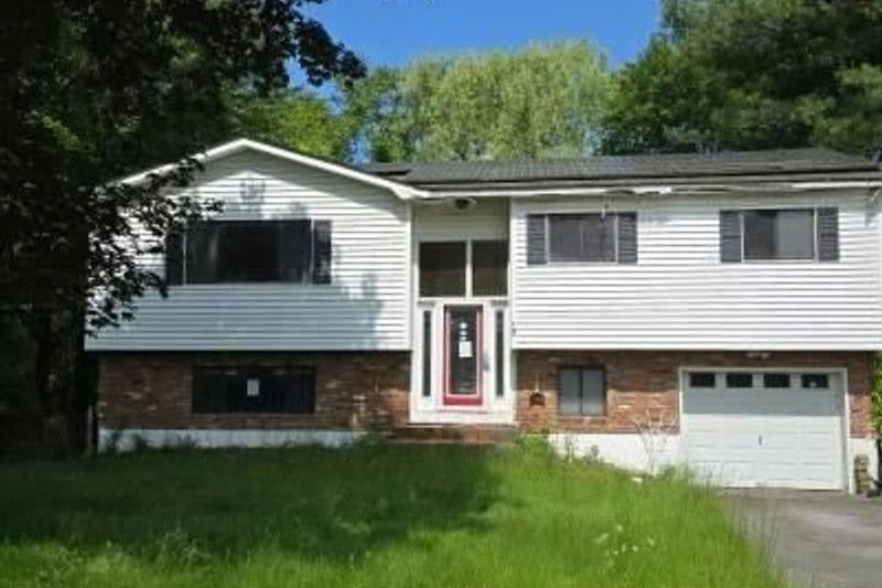 Westminster Dr, Middletown, NY 10940