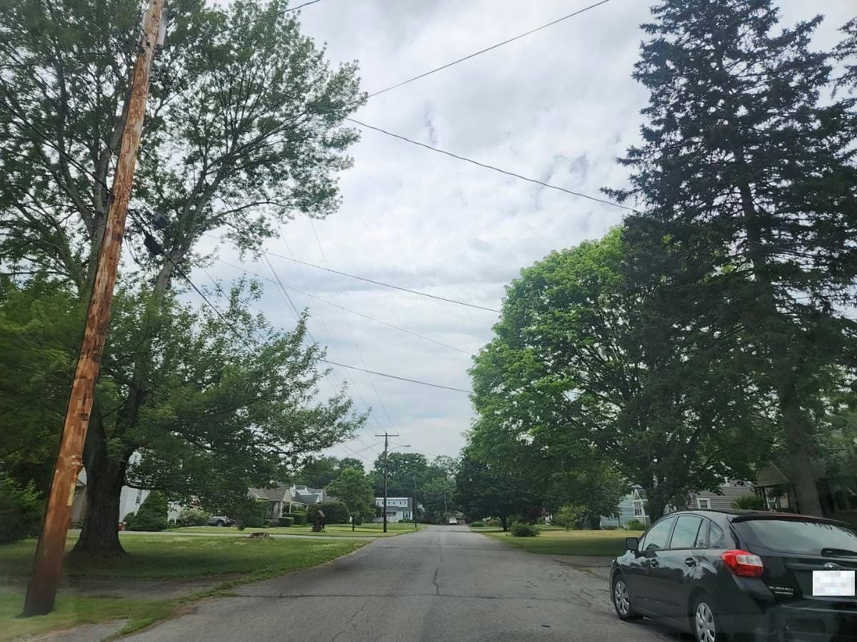 Crumwold Pl, Hyde Park, NY 12538
