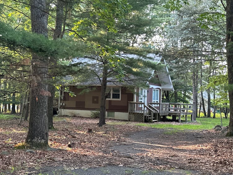 303 Sugarbush Rd, Henryville, PA, 18332, USA