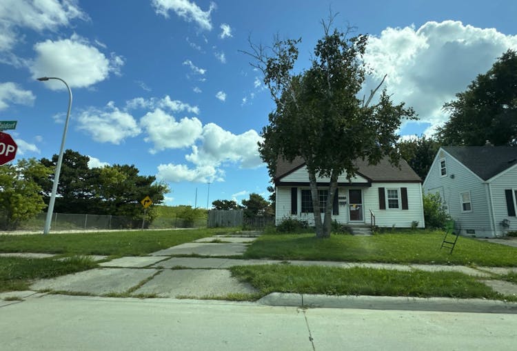 26828 Waldorf St Roseville, MI 48066, Macomb County