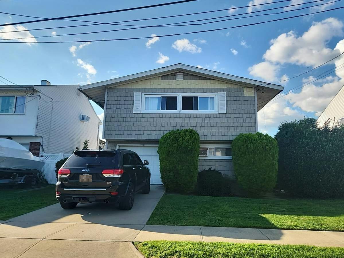 Meister Blvd, Freeport, NY 11520