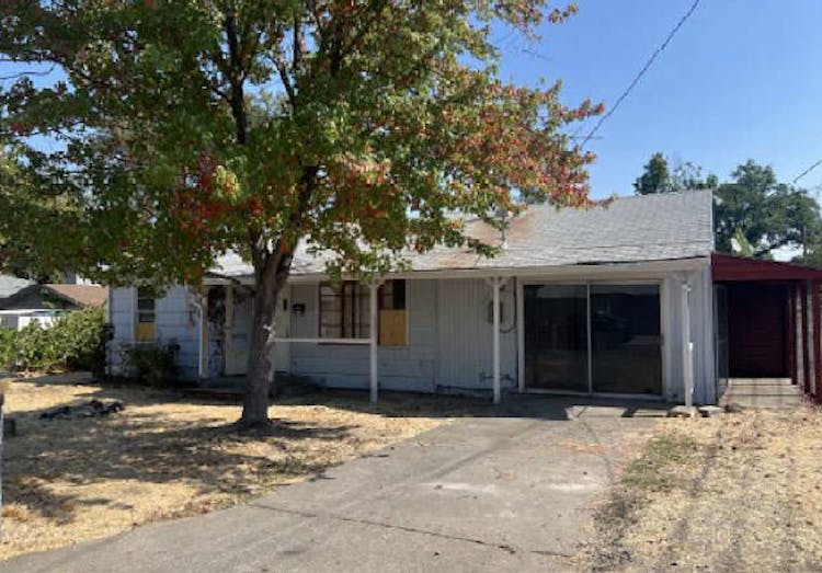 129 S 6th St Central Point, OR 97502, Jackson County