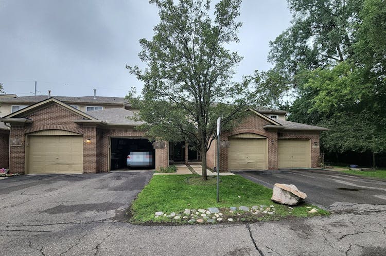 9105 Newport Way Unit 14 Livonia, MI 48150, Wayne County
