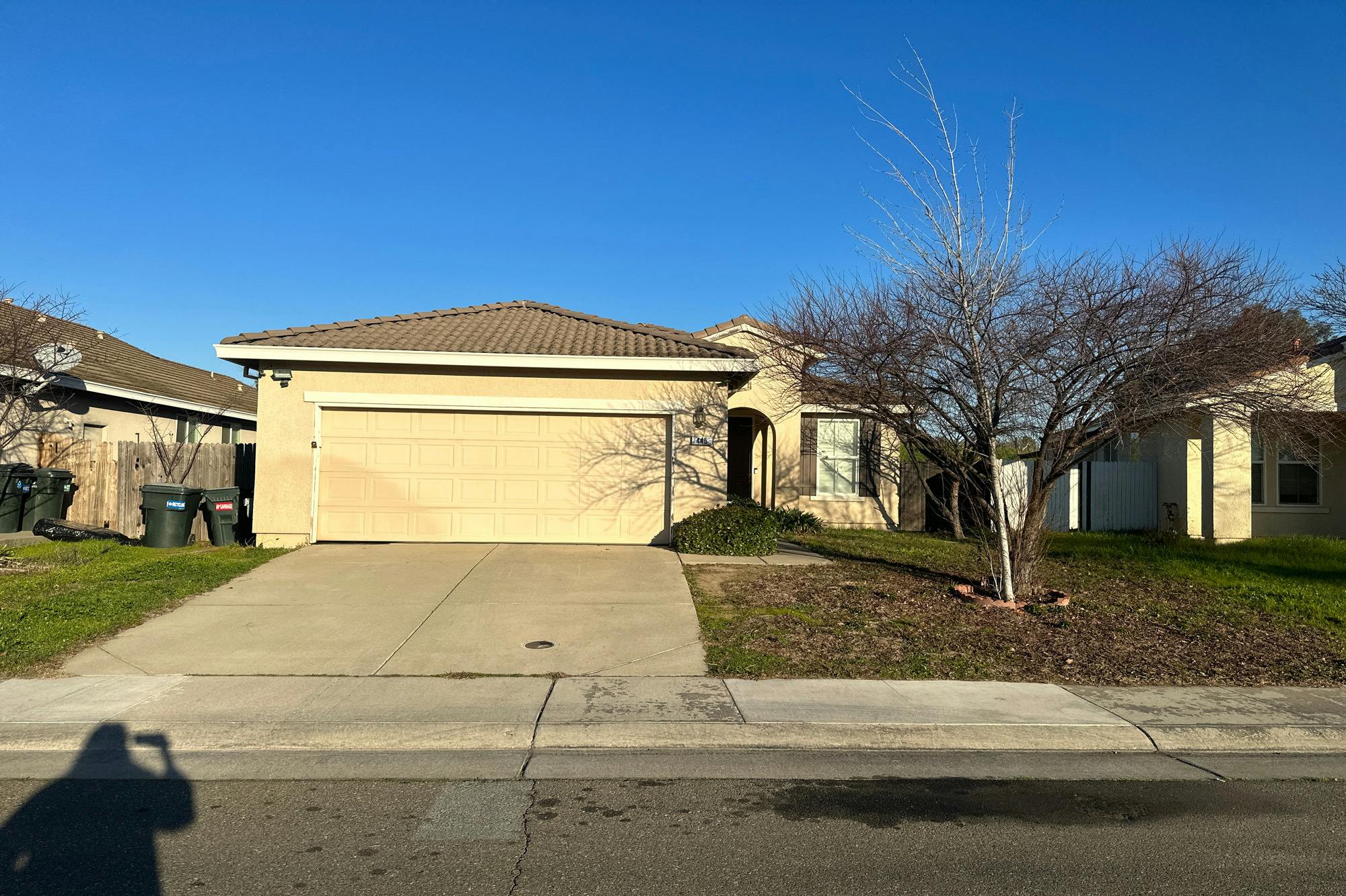 Arlingdale Cir, Rio Linda, CA 95673