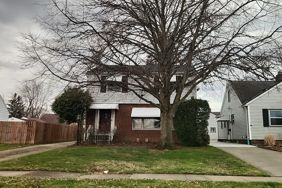 8305 Ackley Rd Parma, OH 44129, Cuyahoga County