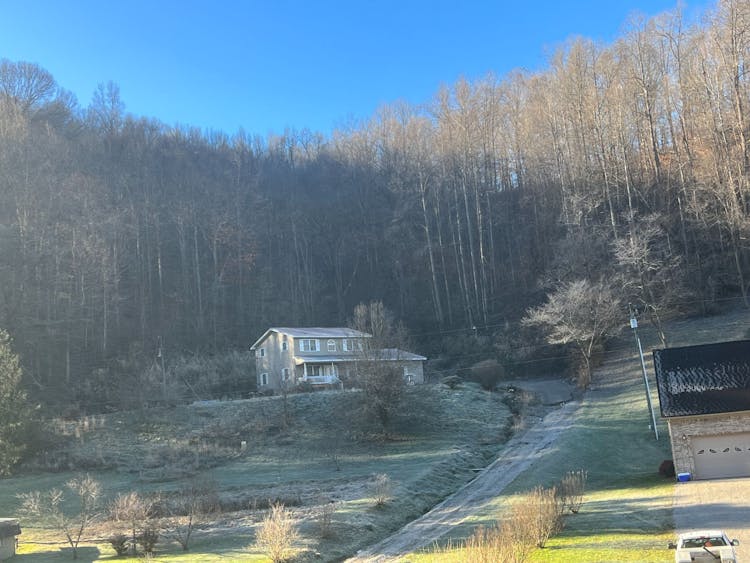 256 Add Hollow Rd Manchester, KY 40962, Clay County