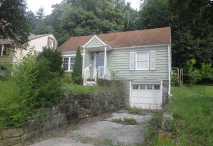 800 California Ave, Ellwood City, PA, 16117, USA