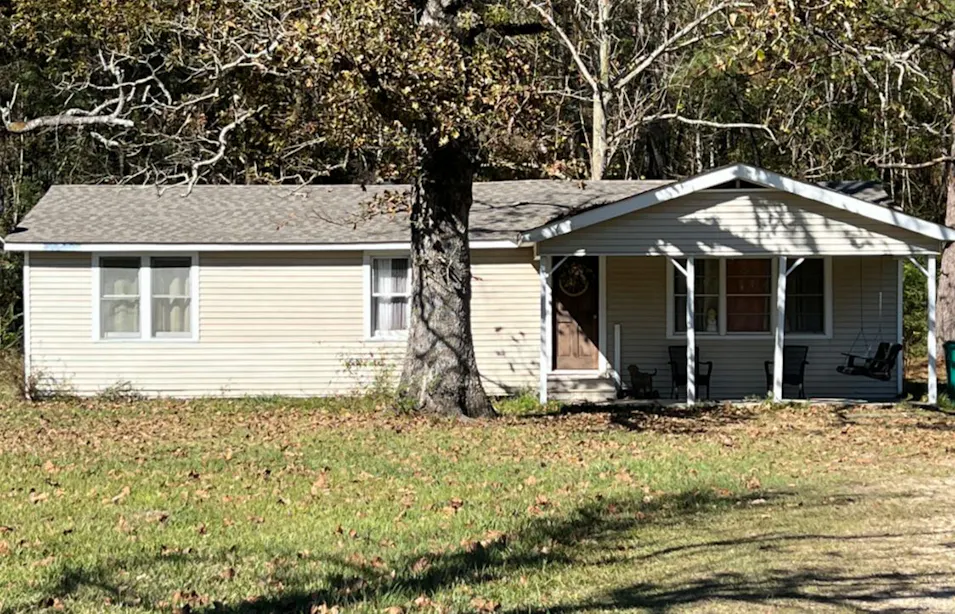 19967 La Highway 42 Livingston, LA 70754, Livingston County