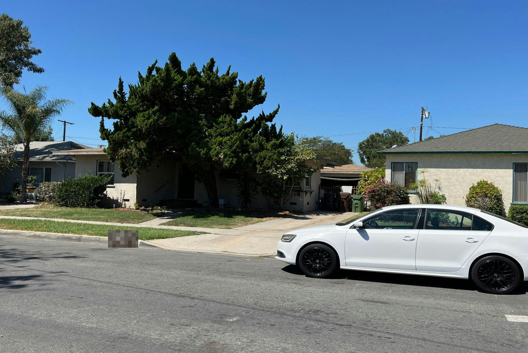 1215 S Stoneacre Ave, Compton, CA, 90221, USA