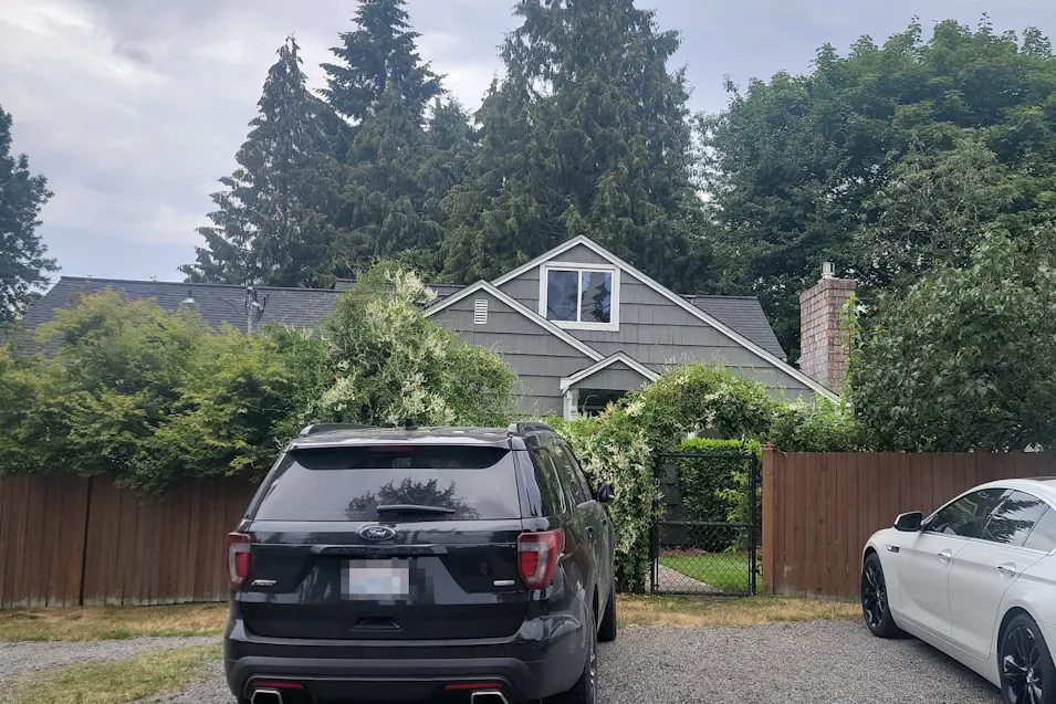 1010 NE Serpentine Pl Shoreline, WA 98155, King County