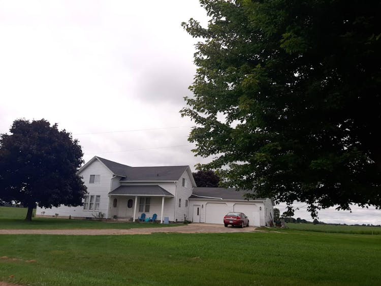 8111 Geeck Rd New Lothrop, MI 48460-9725, Shiawassee County