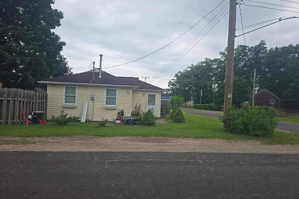 14057 Blickenstaff Brethren, MI 49619, Manistee County