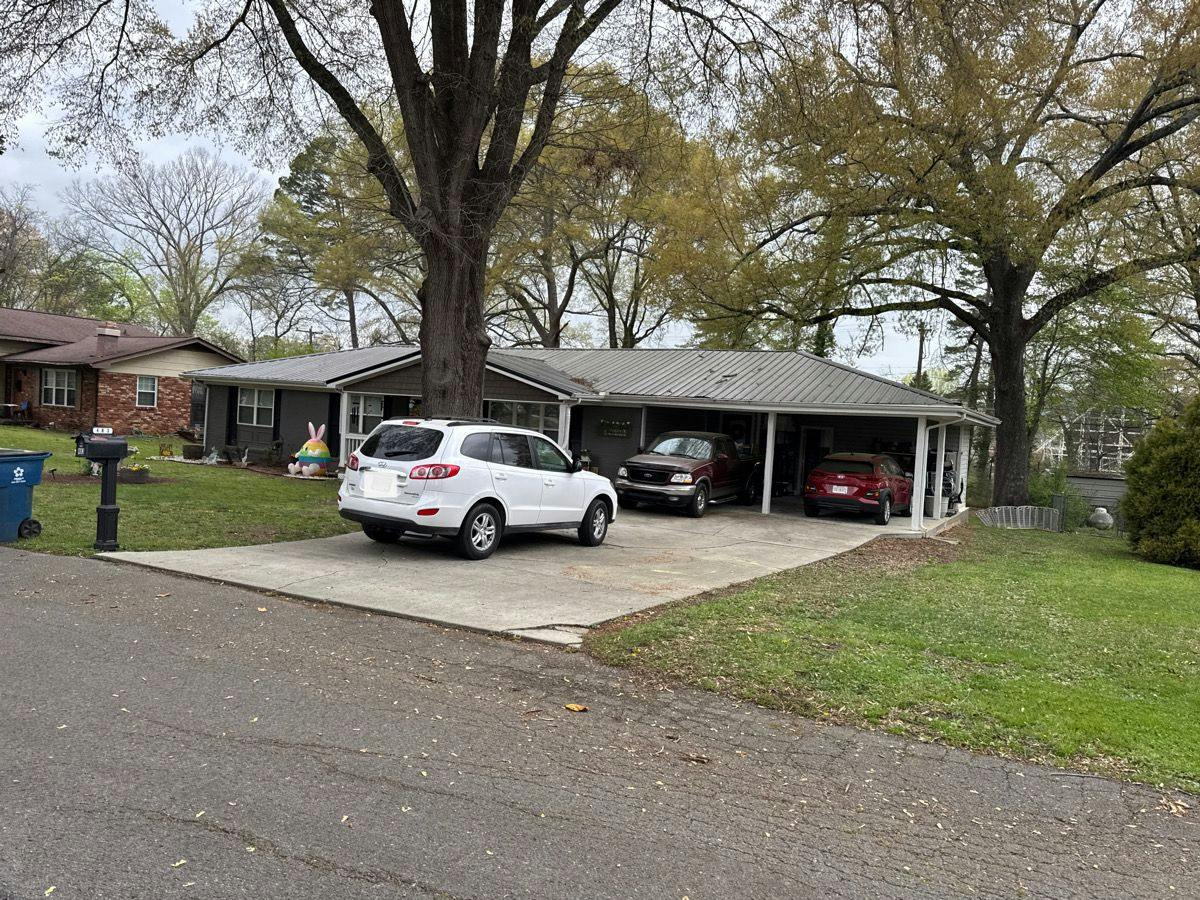 Greenfield Dr, Rossville, GA 30741